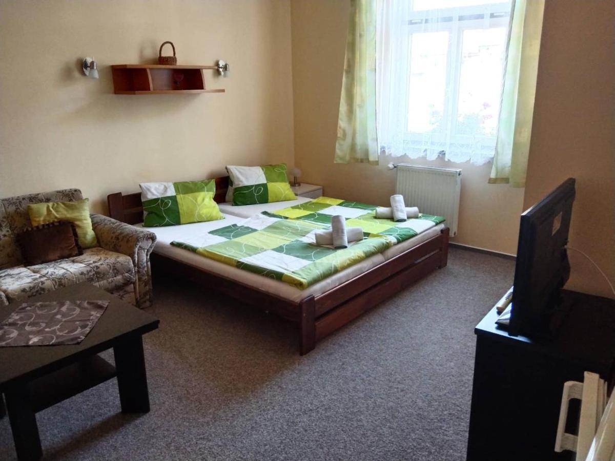 Hotel Jaro Мельник Экстерьер фото