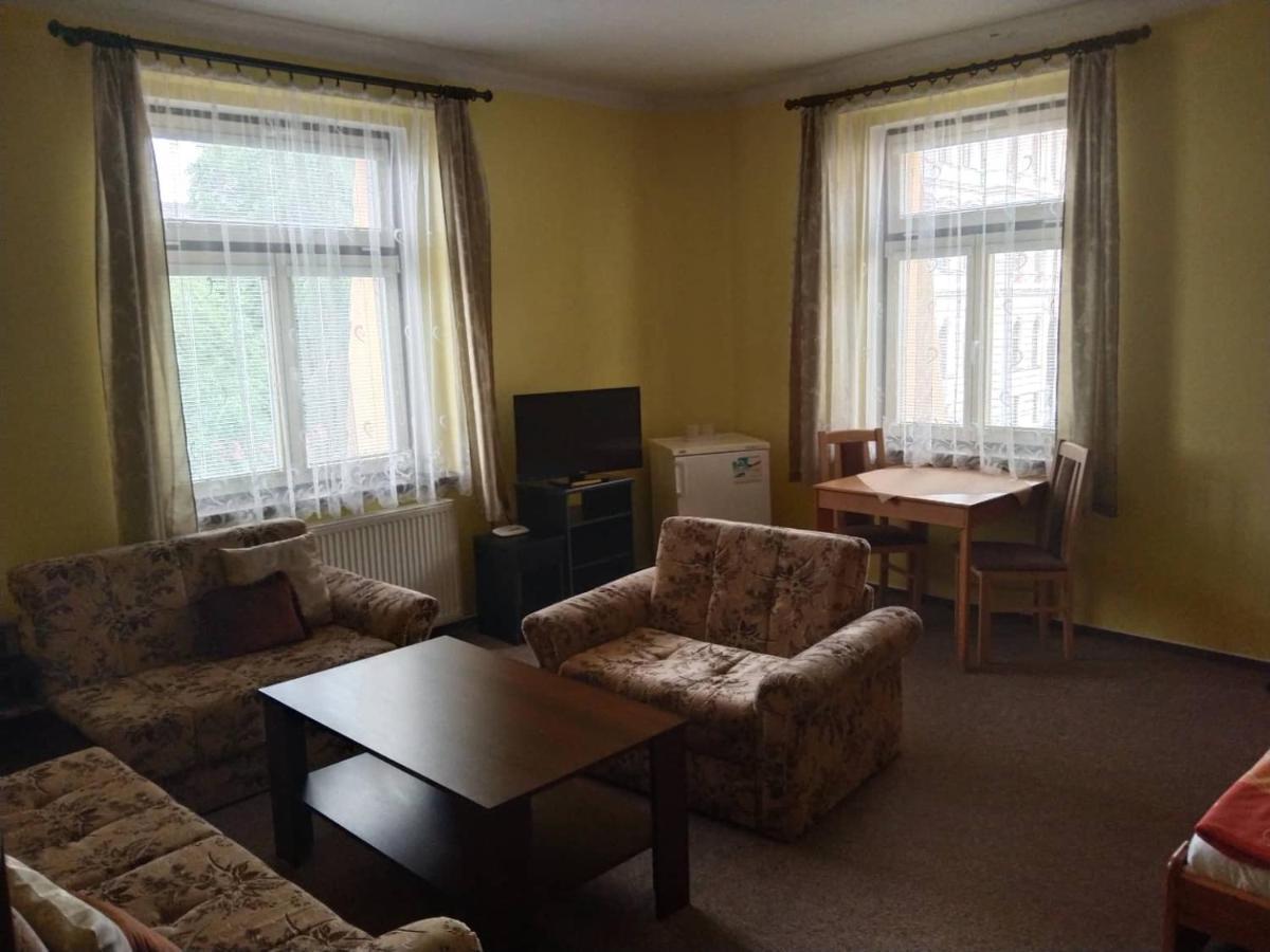 Hotel Jaro Мельник Экстерьер фото
